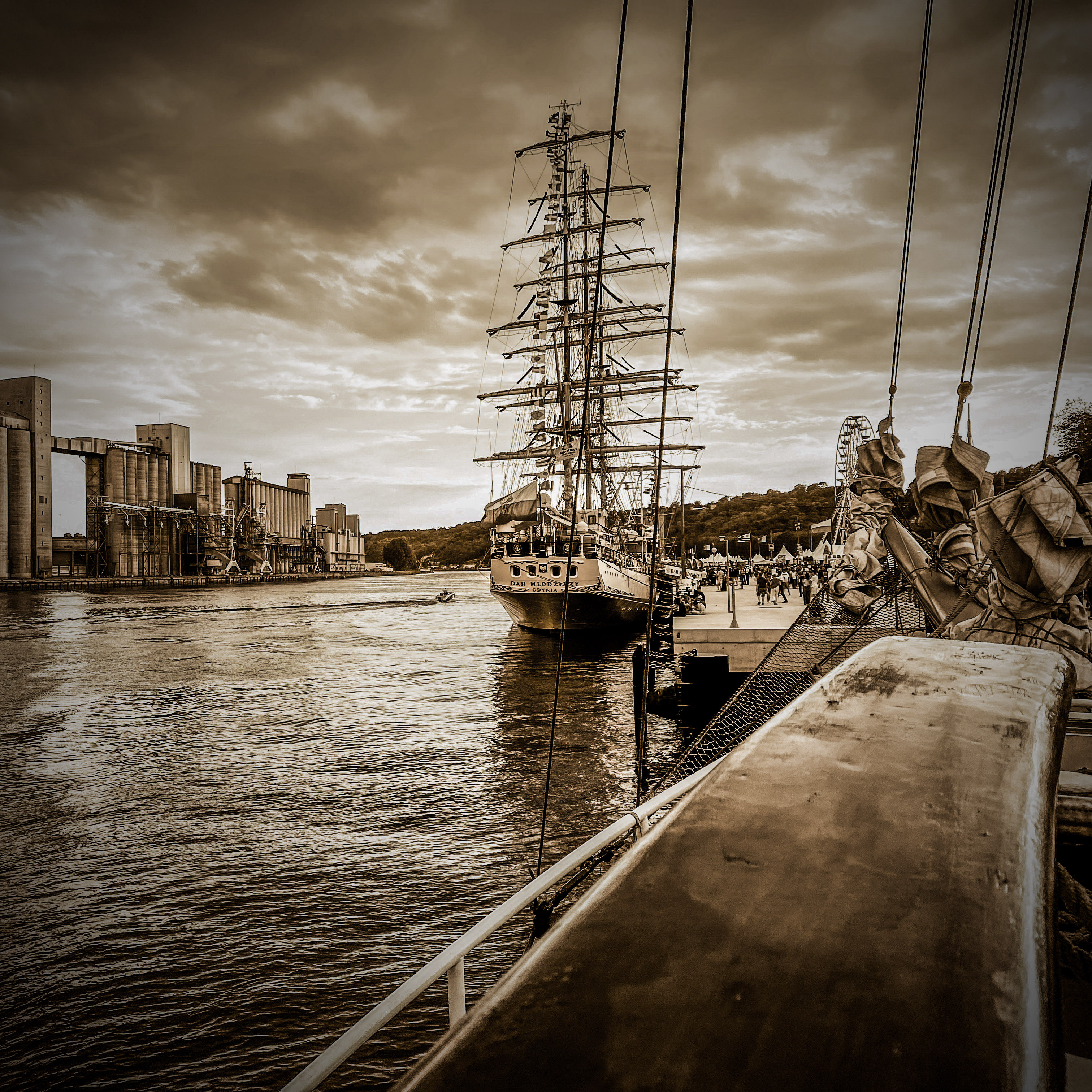 80-950F58B4-7DA6-4137-B2AB-88890D6ABED6